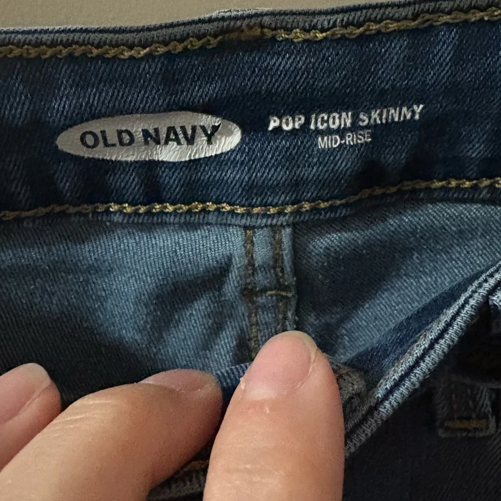 Old Navy Pop Icon Skinny Jeans Distressed Women Size 8 - Picture 4 of 8